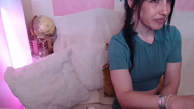 Snapshot of -carla- chatting on May 23, 2026, 5:45 am -carla- online show from May 23, 2026, 5:45 am
