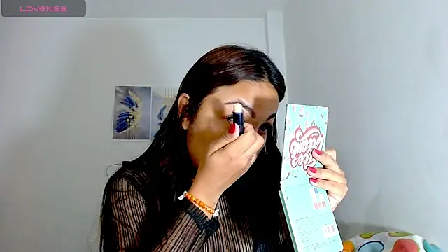 Snapshot of Kylie_loveee chatting on November 29, 2025, 1:58 pm Kylie loveee online show from November 29, 2025, 1:58 pm