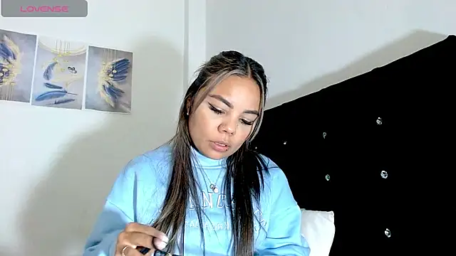 Snapshot of Kylie_loveee chatting on March 12, 2026, 1:23 am Kylie loveee online show from March 12, 2026, 1:23 am
