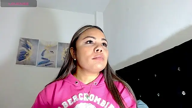 Snapshot of Kylie_loveee chatting on March 18, 2026, 6:33 pm Kylie loveee online show from March 18, 2026, 6:33 pm