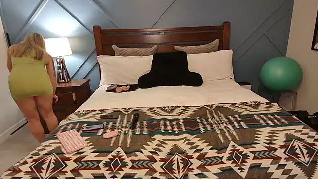 Snapshot of xxyourgirlblair chatting on February 24, 2025, 3:42 pm xxyourgirlblair online show from February 24, 2025, 3:42 pm