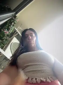 LilliThelo online show from October 18, 2025, 12:24 am