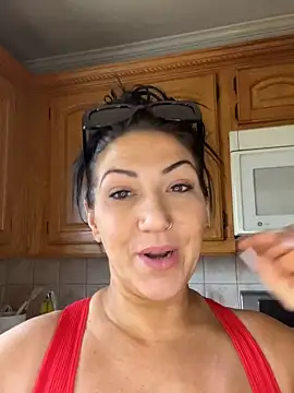 LittleMissEeve online show from April 12, 2026, 4:56 pm