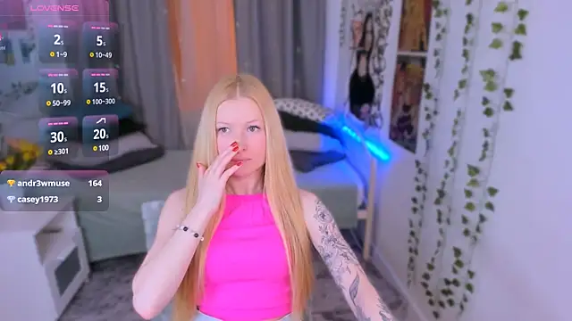 Laly Peach online show from January 15, 2025, 3:18 pm