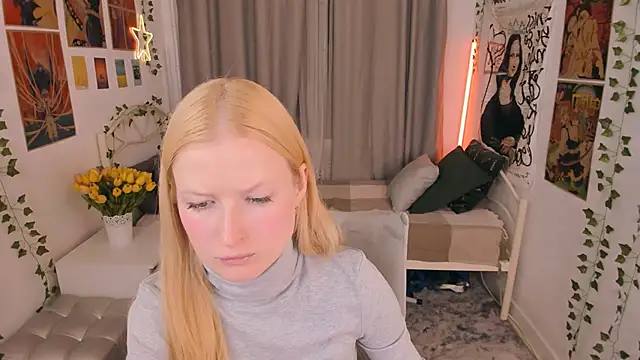 Laly Peach online show from October 11, 2025, 4:38 pm