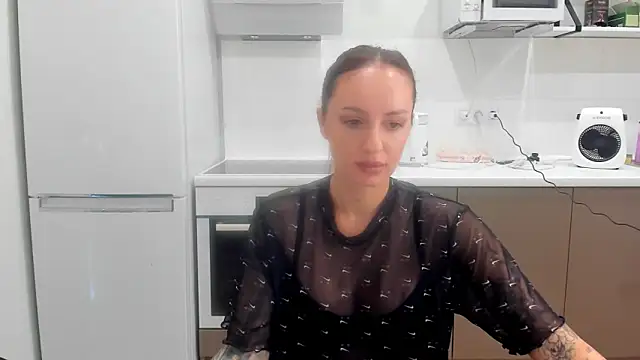 Snapshot of Your_Masha chatting on June 5, 2026, 6:42 am Your Masha online show from June 5, 2026, 6:42 am
