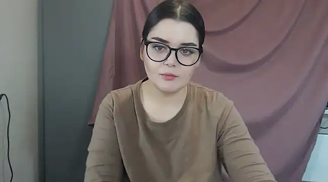 Snapshot of ohhhMie chatting on February 11, 2025, 6:55 pm ohhhMie online show from February 11, 2025, 6:55 pm