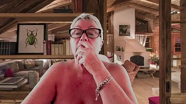 GrannyChrissy68 online show from February 15, 2026, 6:15 pm