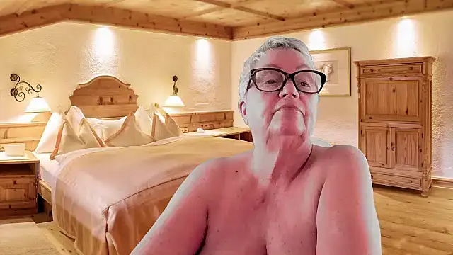 GrannyChrissy68 online show from February 20, 2026, 6:08 pm