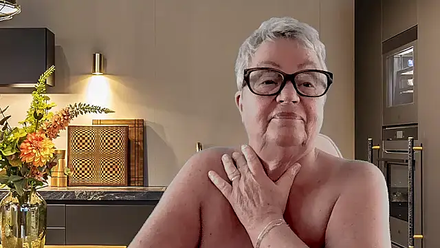 Snapshot of GrannyChrissy68 chatting on March 3, 2026, 9:21 pm GrannyChrissy68 online show from March 3, 2026, 9:21 pm
