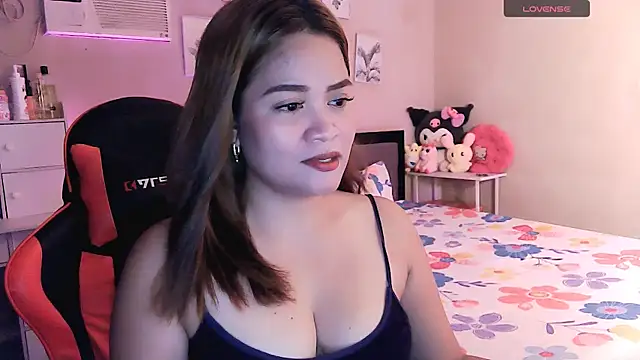yenyen  online show from May 27, 2026, 2:03 pm