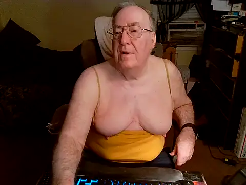 Snapshot of Toastir chatting on December 17, 2024, 2:22 pm Toastir online show from December 17, 2024, 2:22 pm