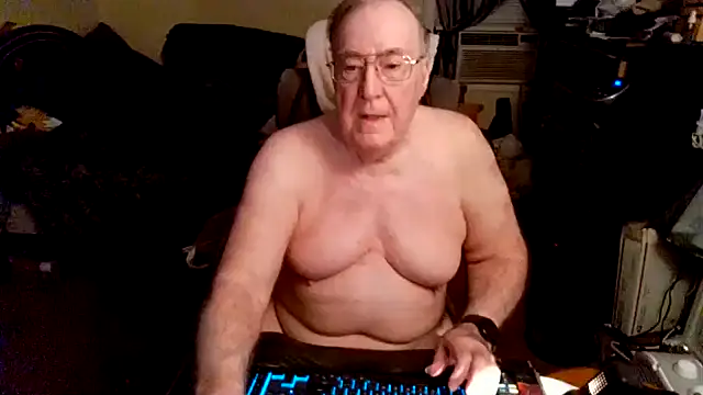 Snapshot of Toastir chatting on October 2, 2025, 12:56 pm Toastir online show from October 2, 2025, 12:56 pm