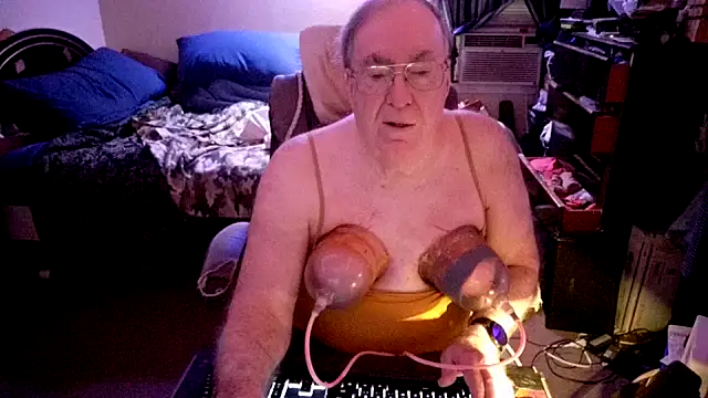 Toastir online show from December 1, 2025, 4:01 pm