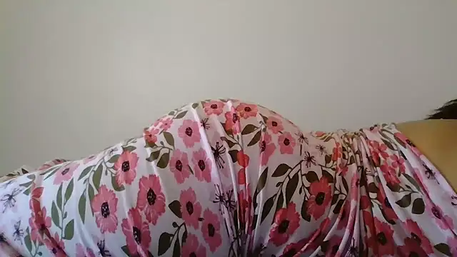 beautylovess online show from November 3, 2025, 8:04 am