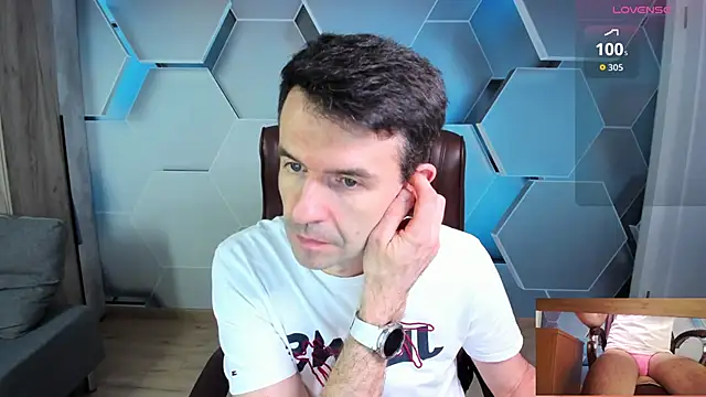 SteveTiger online show from March 3, 2026, 10:10 am