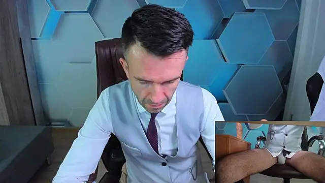 SteveTiger online show from April 12, 2026, 3:11 am