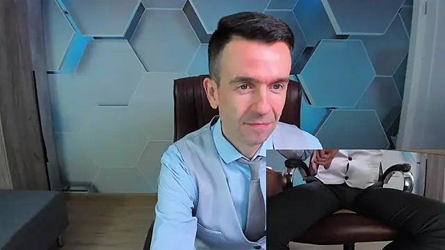 SteveTiger online show from April 16, 2026, 9:32 am