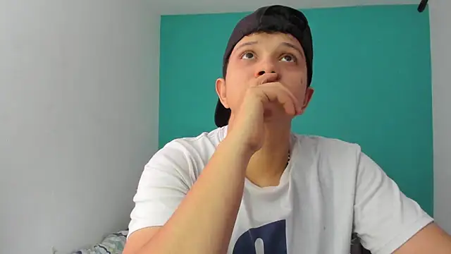 Snapshot of alex-queen- chatting on November 1, 2025, 6:54 pm alex-queen- online show from November 1, 2025, 6:54 pm