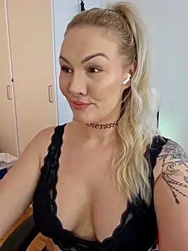 Snapshot of NastyMilf_ chatting on February 28, 2025, 12:09 pm NastyMilf online show from February 28, 2025, 12:09 pm