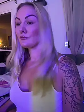 Snapshot of NastyMilf_ chatting on October 13, 2025, 6:19 pm NastyMilf online show from October 13, 2025, 6:19 pm