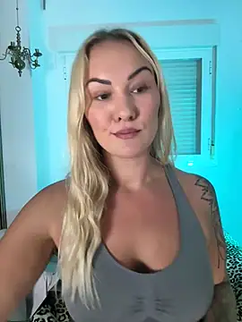 Snapshot of NastyMilf_ chatting on December 19, 2025, 9:27 am NastyMilf online show from December 19, 2025, 9:27 am