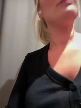 Snapshot of NastyMilf_ chatting on December 21, 2025, 12:34 pm NastyMilf online show from December 21, 2025, 12:34 pm