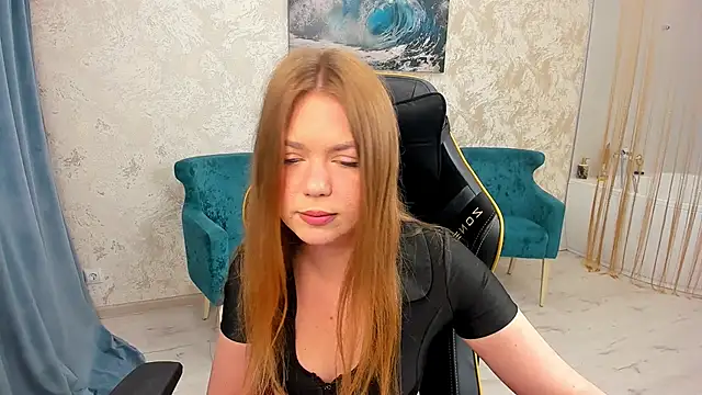 Strawberrye online show from October 20, 2025, 3:40 am