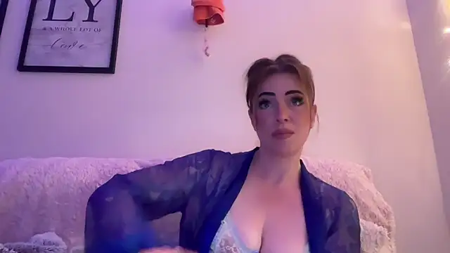 EmilyBlue online show from April 23, 2026, 8:11 pm