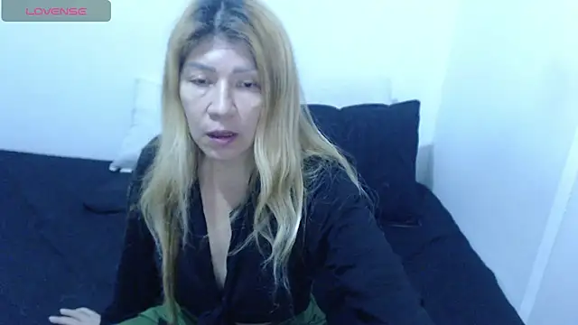 Dulce-Bella online show from March 15, 2026, 2:23 pm