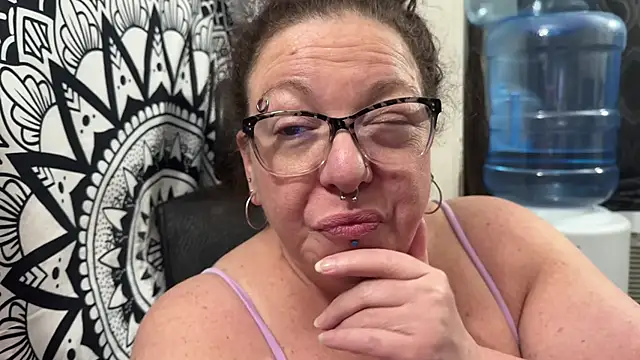Miss Phat Booty online show from August 4, 2026, 4:26 am