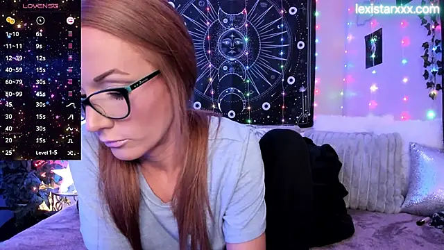 Snapshot of Lexi_Star chatting on February 12, 2025, 5:05 am Lexi Star online show from February 12, 2025, 5:05 am