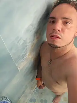 Snapshot of latinoflpr chatting on September 22, 2025, 1:40 am latinoflpr online show from September 22, 2025, 1:40 am