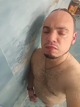 Snapshot of latinoflpr chatting on October 15, 2025, 1:50 am latinoflpr online show from October 15, 2025, 1:50 am