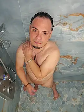 latinoflpr online show from December 14, 2025, 5:13 am