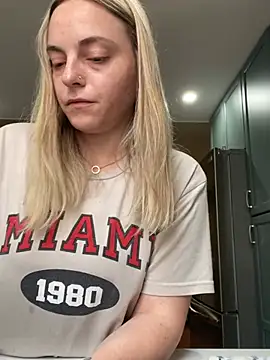 jaseyrae online show from June 11, 2026, 4:49 pm