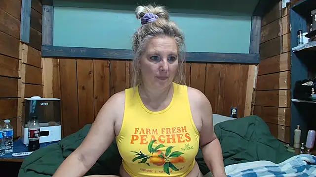 lisaxlovexxx online show from February 26, 2026, 7:35 pm