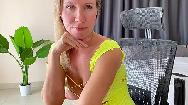 KatnessHot online show from November 29, 2025, 6:27 am