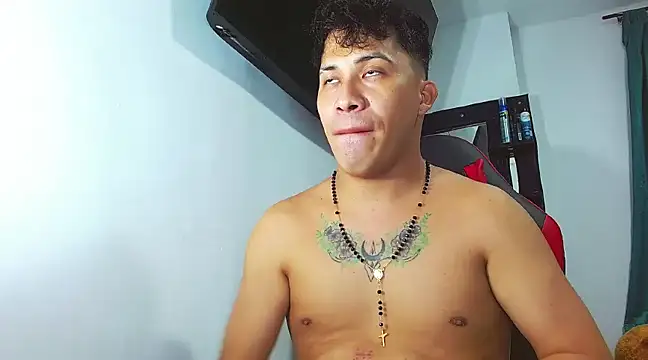 Snapshot of boyhot23x chatting on December 29, 2024, 1:56 am boyhot23x online show from December 29, 2024, 1:56 am