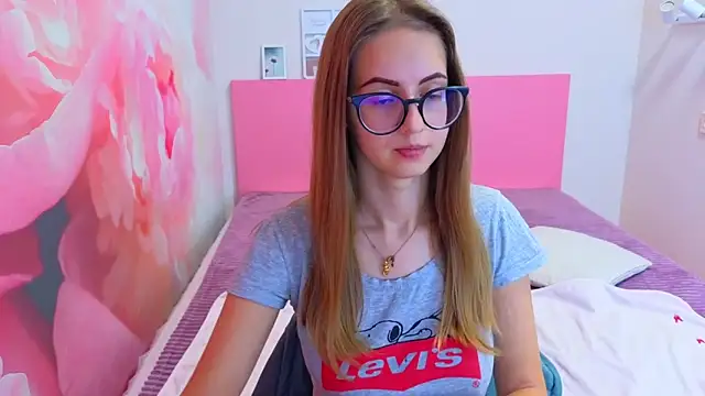 AliceAdams online show from October 31, 2025, 8:26 am