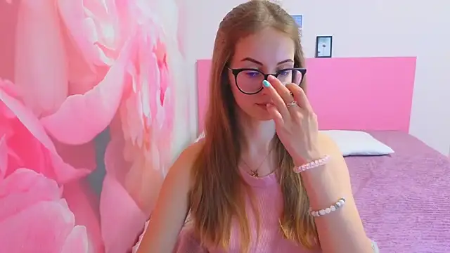 AliceAdams online show from February 21, 2026, 8:15 am