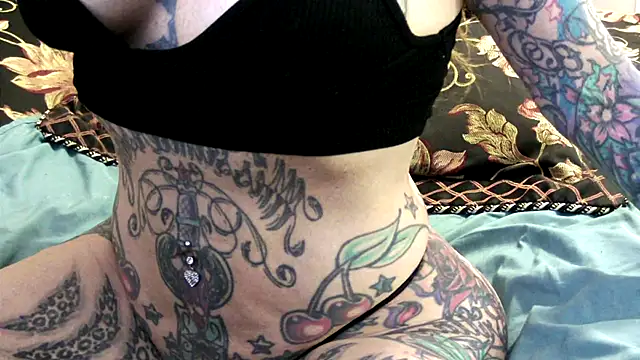 pamelagunns online show from March 7, 2026, 8:50 pm