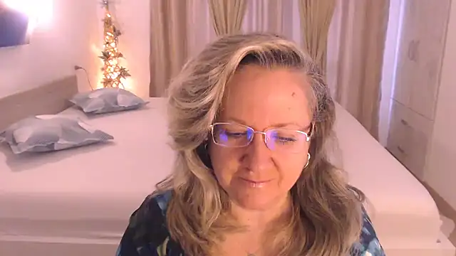 Raisshy online show from November 14, 2025, 7:18 am