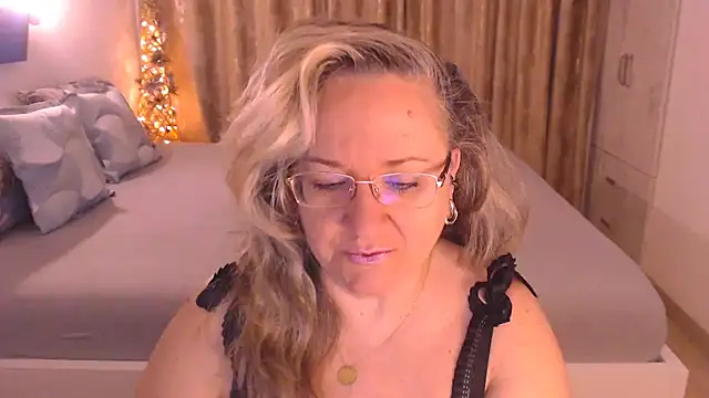 Raisshy online show from March 20, 2026, 5:12 am