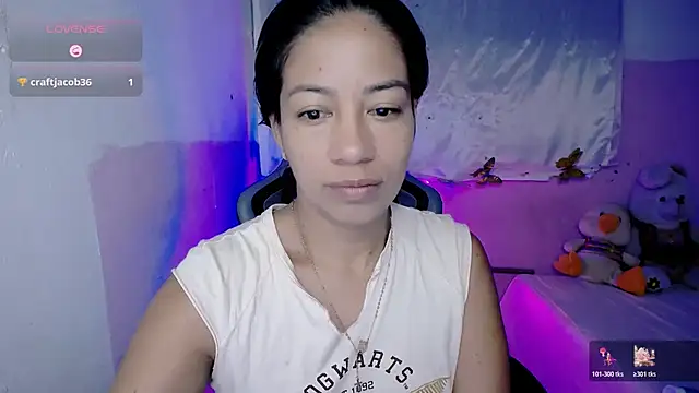 ninatiny online show from November 1, 2025, 10:39 am