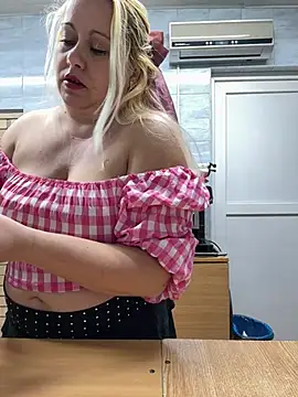 Snapshot of SabinaSweety chatting on March 13, 2025, 4:56 pm SabinaSweety online show from March 13, 2025, 4:56 pm