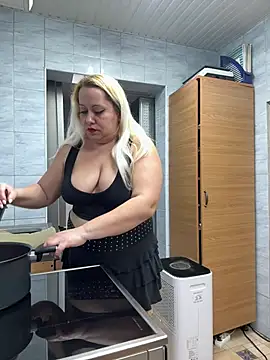 Snapshot of SabinaSweety chatting on February 4, 2026, 10:43 am SabinaSweety online show from February 4, 2026, 10:43 am