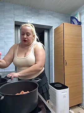 Snapshot of SabinaSweety chatting on February 12, 2026, 3:29 pm SabinaSweety online show from February 12, 2026, 3:29 pm