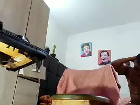 queenaliice online show from March 22, 2025, 7:53 pm