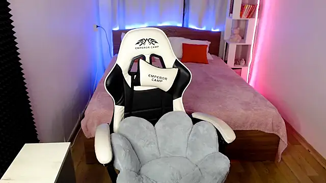 Kira honeyy online show from January 22, 2025, 12:06 pm